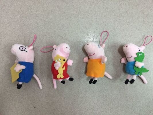 승진 선물을 위한 Peppa 돼지 견면 벨벳 장난감 Keychain에 의하여 채워지는 장난감